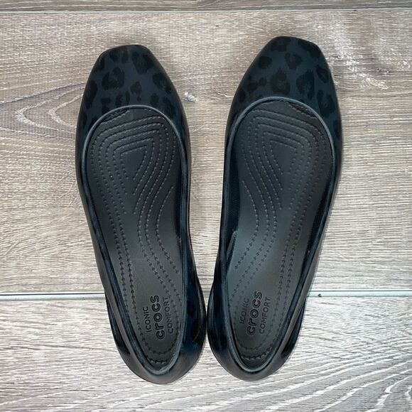 Crocs Sloane Graphic Leopard Iconic Comfort Womens Sz 5 Black Gray Slip On Shoes - Picture 5 of 11